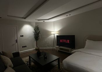 استديو هادئ بسرير ماستر 
