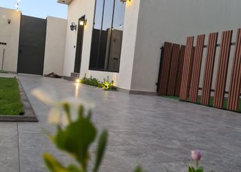 شاليه بغرفة نوم و جلسة خارجية