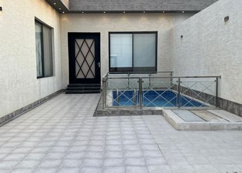 شاليه بمجلس ومسبح خارجي 