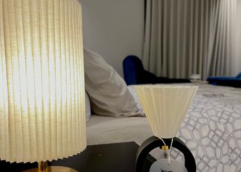 استديو بأثاث مريح وبسيط 