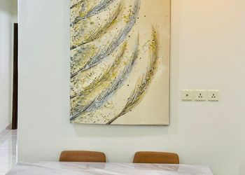 شقة بصالة جلوس وغرفتين نوم 
