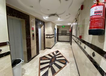 استديو بأثاث مريح وبسيط 