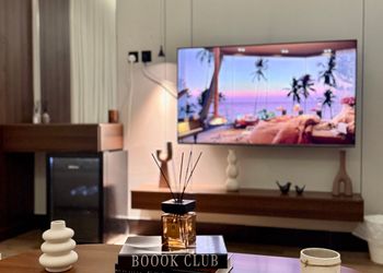 استديو بأثاث مريح وبسيط 
