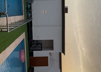 شالية بمسبح خارجي وغرفتين نوم 