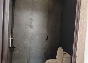 شاليه بمسطح اخضر و مسبح