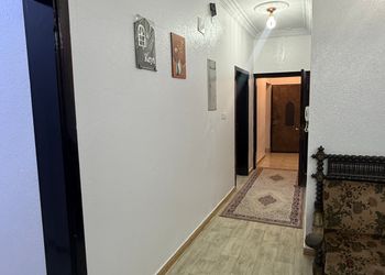 شقة بغرفة جلوس وغرفتين نوم 