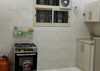شقة بغرفة جلوس وغرفتين نوم 