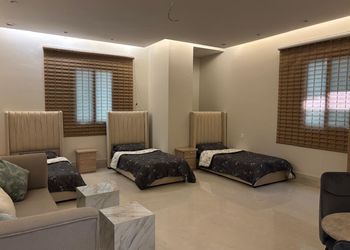 شقة بصالة أنيقة ودخول ذاتي