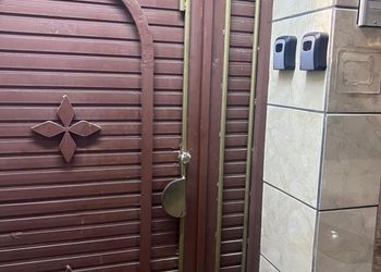 شقة بغرفة معيشة وغرفتين نوم 