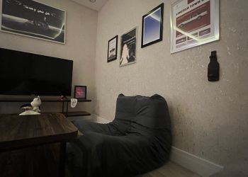 استديو بسرير ماستر وجلسة جانبية 