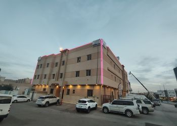 شقة بغرفتين نوم وصالة 