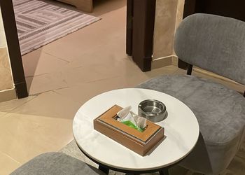 استديو بأثاث مريح وبسيط 