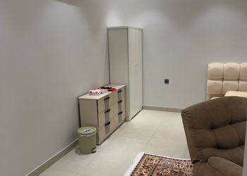 استديو هادئ بسرير فردي 
