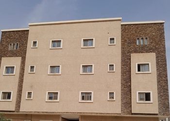 شقة بصالة انيقة ودخول ذاتي