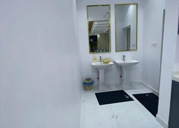 شالية بمجلس ومسبح داخلي