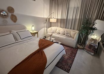 استديو بسرير ماستر وجلسة جانبية 