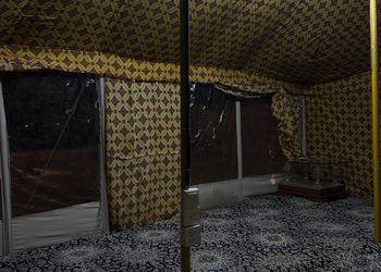 مخيم ببيت شعر وجلسة خارجية