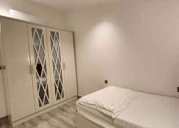 شالية انيق بمسبح ومسطحات خضراء