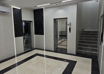 شقة بغرفة معيشة وغرفتين نوم 