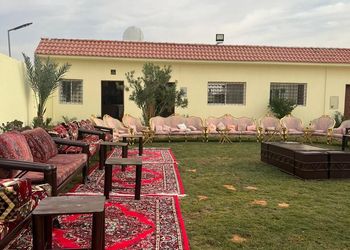استراحة بمجالس وجلسة خارجية 