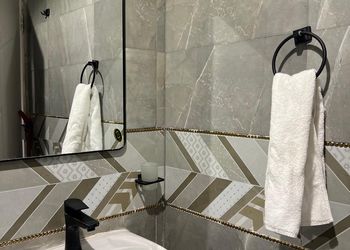 استديو بأثاث مريح وبسيط 
