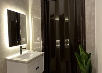 استديو بأثاث مريح وبسيط 
