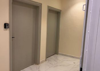 استديو بسرير ماستر وجلسة جانبية 