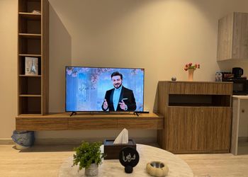 شقة بغرفة معيشة وغرفة نوم 