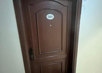 استديو بسرير فردي وجلسة جانبية