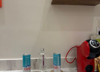استديو بسرير ماستر وجلسة جانبية 