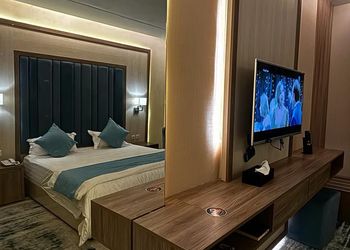 استديو بأثاث مريح وجميل وراقي 