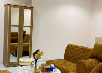 استديو بسرير ماستر وجلسة جانبية