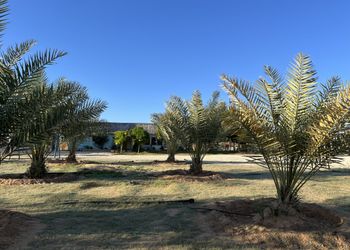 مزرعة بكوخ وإطلالة على الحديقة