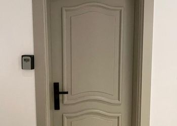 استديو بدخول ذاتي وتصميم هادئ 