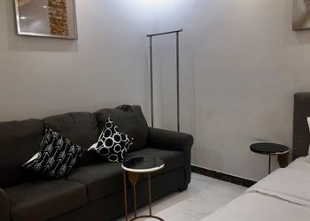 استديو هادئ بدخول ذاتي 