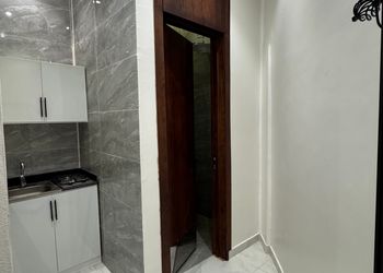  استديو حديث بأثاث بسيط