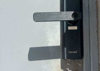 شقة بغرفة معيشة وغرفتين نوم 