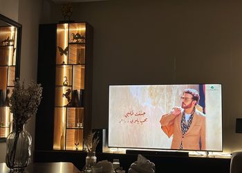 شقة بغرفة معيشة وغرفة نوم 