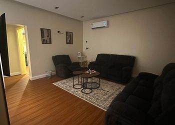 شقة بصالة وغرفة نوم