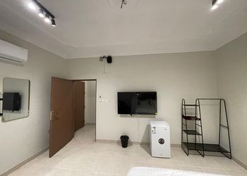 استديو بدخول ذاتي وسرير ماستر