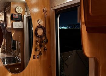 كرفان بجلسة خارجية وأجواء ممتعة