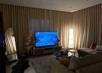استديو بسرير ماستر وجلسة جانبية 
