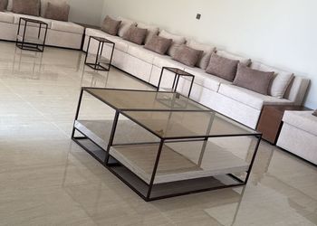استراحة بمجلس وفناء خارجي 