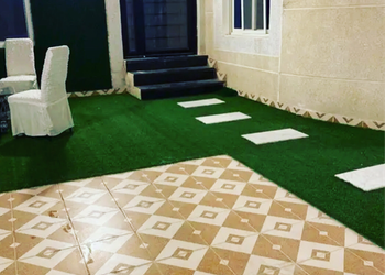 شاليه بصالة مطلة على المسبح 