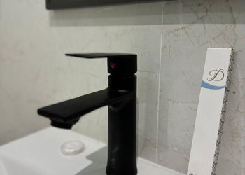 استديو بسرير ماستر وجلسة جانبية 