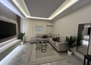 شقة بصالة وغرفة نوم دخول ذاتي 