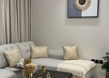 استديو بسرير ماستر وجلسة جانبية 