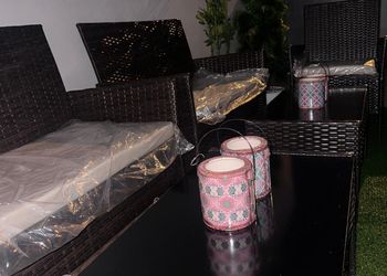 استديو انيق بجلسة خارجية 