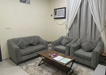 شقة بغرفة معيشة وغرفة نوم 