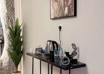 استديو بسرير ماستر وجلسة جانبية